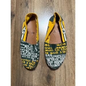 Green Bay Packers Womens Canvas Slip On Flats Newsprint History Green Gold Sz L